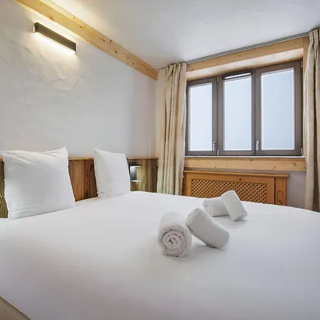 Renove Skis Aux Pieds Pour 7 Personnes - Fr-1-564-166 *