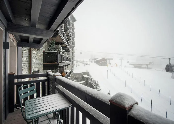 Renove Skis Aux Pieds Pour 7 Personnes - Fr-1-564-166